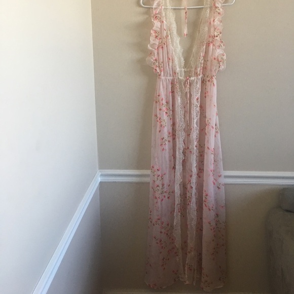 RARE Victoria’s Secret Chiffon Rose Robe - Picture 4 of 10